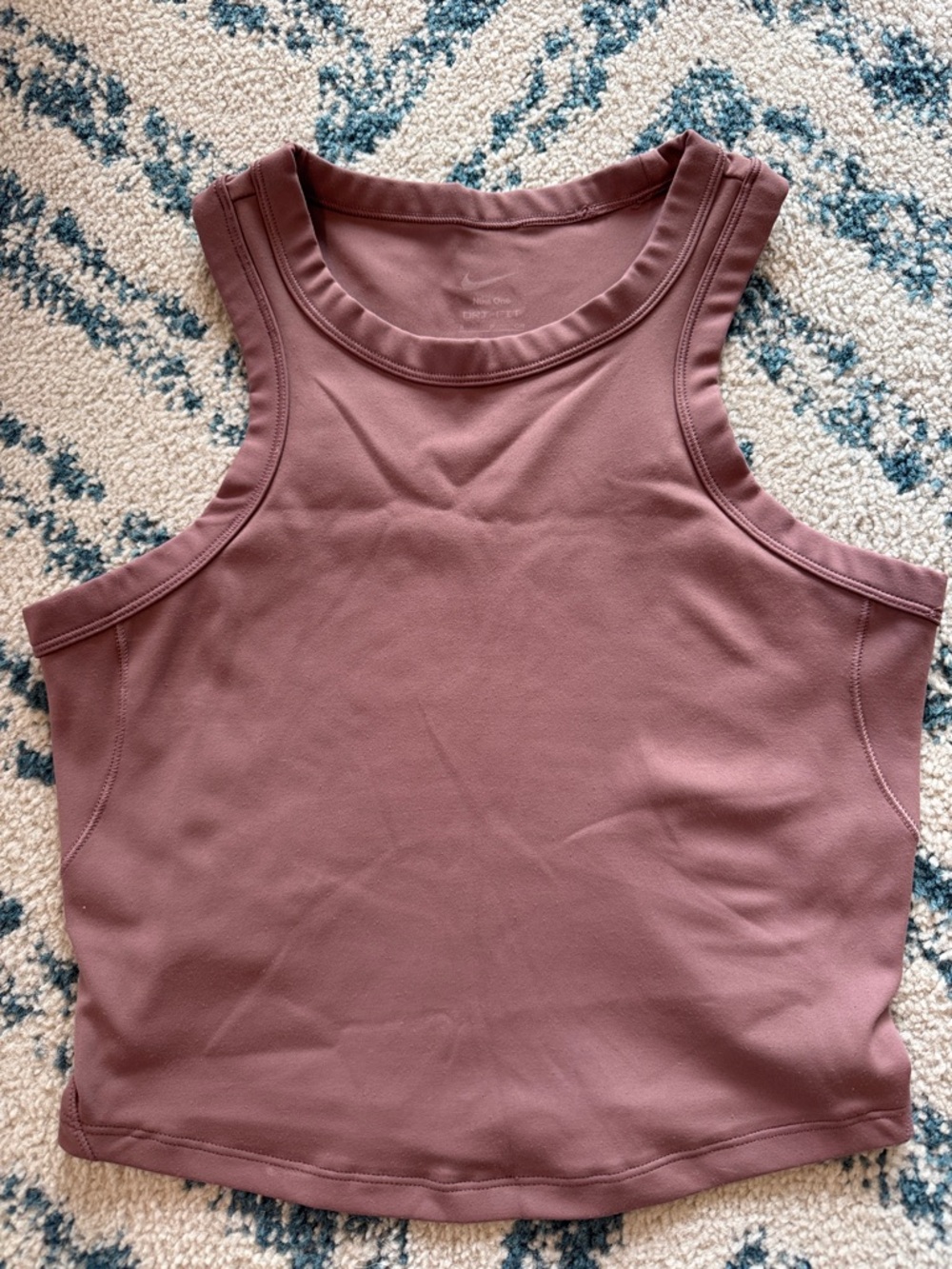 NIKE Women’s Cropped Tank Top in Mauve